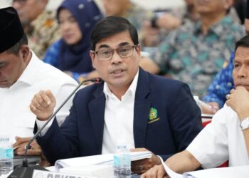 Rektor UIN ArRaniry Banda Aceh sekaligus Ketua Harian Korps Alumni UIN ArRaniry Prof Dr Mujiburrahman MAg dalam Pertemuan Nasional Forum Ikatan Keluarga Alumni Perguruan Tinggi Keagamaan Negeri IKA PTKIN Indonesia FOTO Ist KETIKKABARcom Rektor UIN Ar Raniry Banda Aceh sekaligus Ketua Harian Korps Alumni UIN Ar Raniry Prof Dr Mujiburrahman MAg dalam Pertemuan Nasional Forum Ikatan Keluarga Alumni Perguruan Tinggi Keagamaan Negeri IKA PTKIN Indonesia FOTO Ist