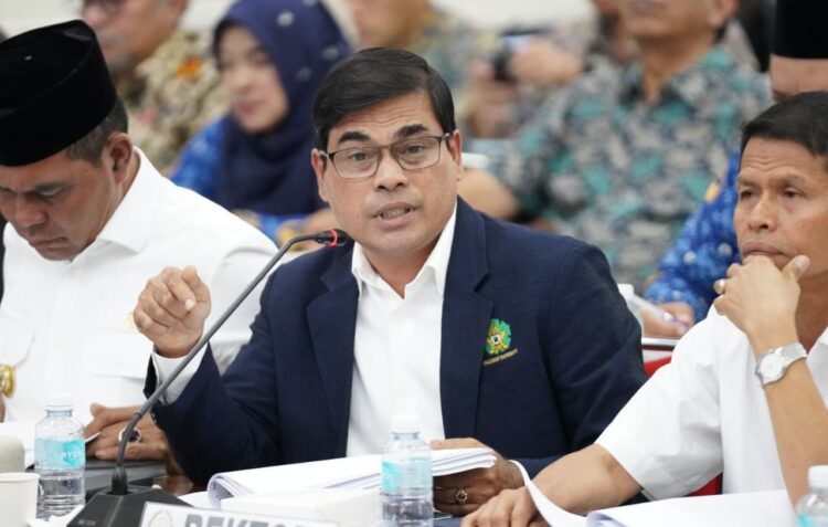Rektor UIN Ar Raniry Banda Aceh sekaligus Ketua Harian Korps Alumni UIN Ar Raniry Prof Dr Mujiburrahman MAg dalam Pertemuan Nasional Forum Ikatan Keluarga Alumni Perguruan Tinggi Keagamaan Negeri IKA PTKIN Indonesia FOTO Ist