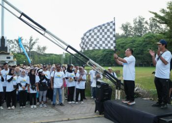 Puncak acara Road to Festival Ekonomi Syariah Fesyar Aceh 2026 resmi dimulai pada Sabtu 2542026 di kawasan Universitas Syiah Kuala USK Dayan Dawood Banda Aceh