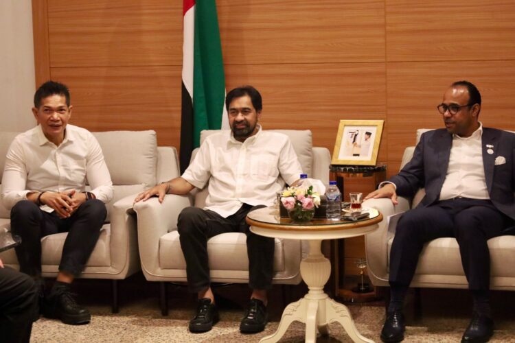 Gubernur Aceh Muzakir Manaf Mualem melakukan audiensi dengan Duta Besar Uni Emirat Arab UEA untuk Indonesia Abdulla Salem AlDhaheri di Jakarta Selatan Senin 2742026 FOTO Humas KETIKKABARcom Gubernur Aceh Muzakir Manaf Mualem melakukan audiensi dengan Duta Besar Uni Emirat Arab UEA untuk Indonesia Abdulla Salem Al Dhaheri di Jakarta Selatan Senin 2742026 FOTO Humas