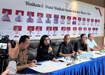 Pemerintah Kota (Pemkot) Banda Aceh saat konferensi pers yang digelar Selasa (28/4/2026). [FOTO: Ist]