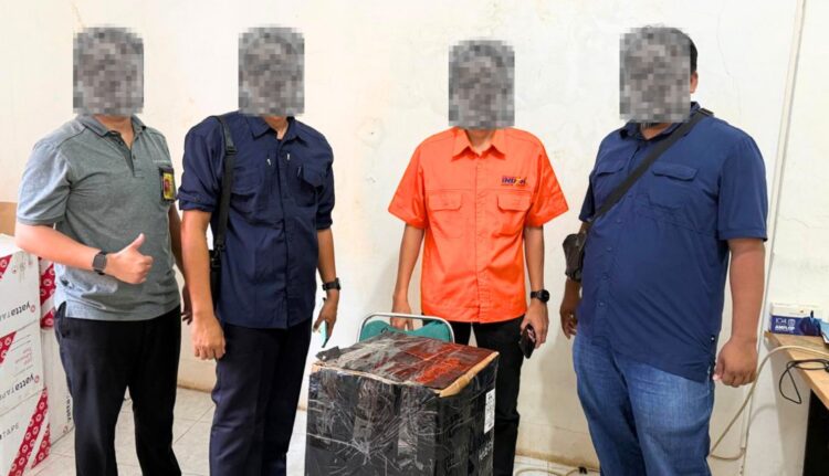 Petugas Bea Cukai Banda Aceh berhasil mengamankan pelaku dan barang bukti 101520 batang rokok tanpa pita cukai dari berbagai merek Rabu 2942026 FOTO Ist