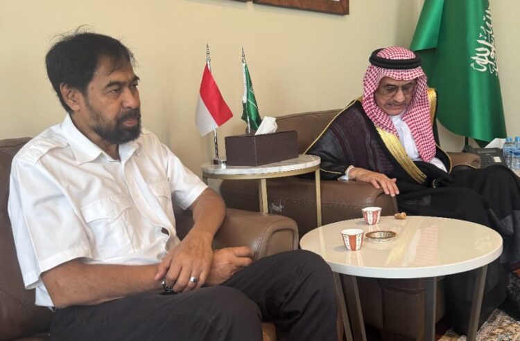 Gubernur Aceh Muzakir Manaf Mualem saat beraudiensi dengan Duta Besar Arab Saudi Faisal Abdullah Al Amoudi di Kantor Kedutaan Besar Arab Saudi Jakarta Selatan Selasa 2842026 FOTO Humas