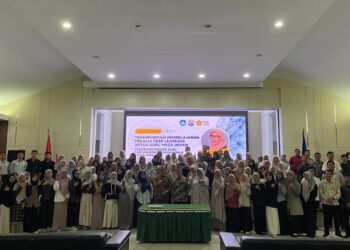 Sebanyak 119 mahasiswa calon guru mengikuti kuliah umum bertema “Transformasi Pembelajaran Melalui Deep Learning untuk Guru Masa Depan” di Auditorium FKIP Universitas Syiah Kuala (USK), Kamis (30/4/2026). [FOTO: HUMAS]