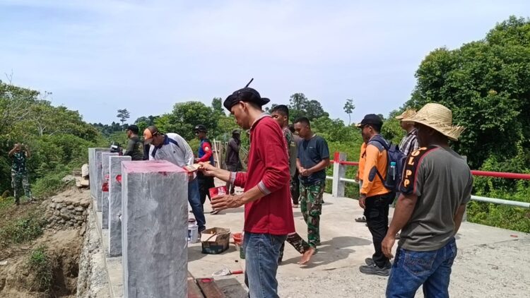 Personel TNI dari Kodim 0107Aceh Selatan resmi merampungkan pembangunan Jembatan Aramco di dua titik di Desa Raket Kecamatan Trumon Kabupaten Aceh Selatan pada Rabu 2942026 FOTO KODAM IM KETIKKABARcom Personel TNI dari Kodim 0107Aceh Selatan resmi merampungkan pembangunan Jembatan Aramco di dua titik di Desa Raket Kecamatan Trumon Kabupaten Aceh Selatan pada Rabu 2942026 FOTO KODAM IM