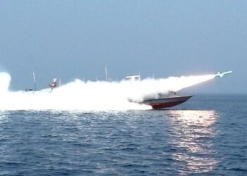 Ilustrasi: Pasukan militer Iran melancarkan serangan menggunakan pesawat nirawak (drone) terhadap sejumlah kapal Amerika Serikat (AS) di kawasan Teluk pada Minggu (19/4/2026)./ FOTO: NET