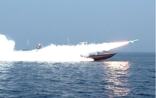 Ilustrasi Pasukan militer Iran melancarkan serangan menggunakan pesawat nirawak drone terhadap sejumlah kapal Amerika Serikat AS di kawasan Teluk pada Minggu 1942026 FOTO NET KETIKKABARcom Ilustrasi Pasukan militer Iran melancarkan serangan menggunakan pesawat nirawak drone terhadap sejumlah kapal Amerika Serikat AS di kawasan Teluk pada Minggu 1942026 FOTO NET
