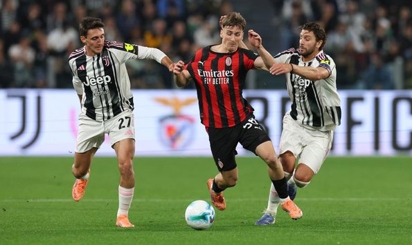 AC Milan melawan Juventus dalam lanjutan Liga Italia berakhir dengan skor kacamata 00 di Stadion San Siro pada Senin 2742026 dini hari WIB FOTO Getty KETIKKABARcom AC Milan melawan Juventus dalam lanjutan Liga Italia berakhir dengan skor kacamata 0 0 di Stadion San Siro pada Senin 2742026 dini hari WIB FOTO Getty
