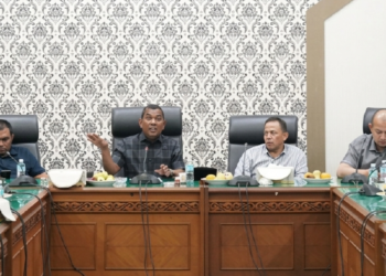 DPRA resmi membentuk Satuan Tugas (Satgas) Pengawasan Penanggulangan Bencana Hidrometeorologi guna mengawal proses rehabilitasi pascabencana dalam rapat kerja perdana di Ruang Badan Anggaran DPRA, Selasa, 7 April 2026.