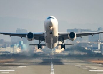 Pesawat Terbang Take Off FOTO Shutterstock KETIKKABARcom Pesawat Terbang Take Off FOTO Shutterstock