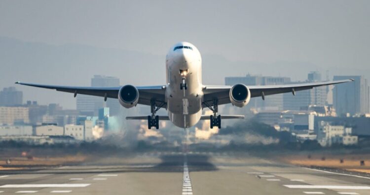 Pesawat Terbang Take Off FOTO Shutterstock KETIKKABARcom Pesawat Terbang Take Off FOTO Shutterstock