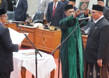 Tgk. M. Nizar resmi dilantik sebagai anggota dewan menggantikan almarhum Waled Nura. Rabu, 11 Maret 2026.