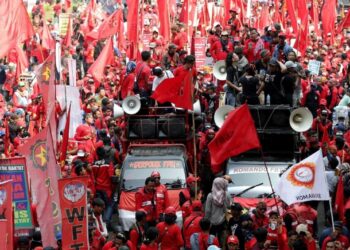 Ilustrasi: 200 Ribu Buruh Bakal Padati Monas, 4 Ribu Bus Masuk Jakarta. [FOTO: Ist]