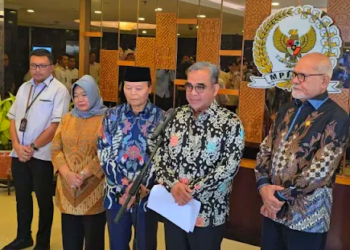 MPR telah memanggil dan menegur dua juri Lomba Cerdas Cermat (LCC) Empat Pilar di Kalimantan Barat (Kalbar), yakni Dyastasita W.B, dan Indri Wahyuni. [FOTO: Ist]