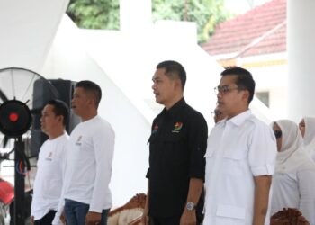 Sekretaris Daerah (Sekda) Aceh, M. Nasir melantik pengurus Komite Olahraga Masyarakat Indonesia (KORMI) Kota Langsa Periode 2026-2030 di aula Pendopo Walikota Langsa, Minggu, 10 Mei 2026. [FOTO: HUMAS]