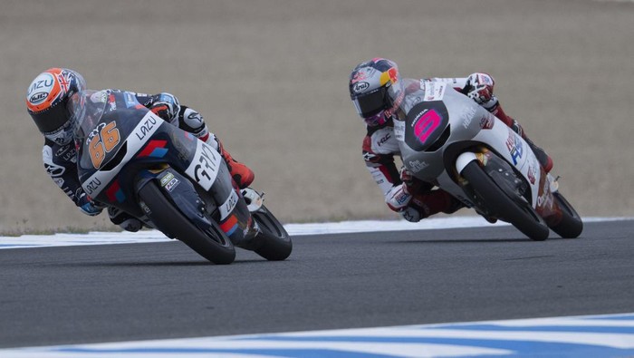 Veda Ega Pratama finis di posisi keempat pada Moto3 Prancis 2026 di Sirkuit Le Mans FOTO Mirco Lazzari gpGetty Images KETIKKABARcom Veda Ega Pratama finis di posisi keempat pada Moto3 Prancis 2026 di Sirkuit Le Mans FOTO Mirco Lazzari gpGetty Images