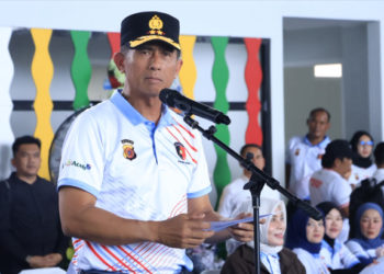 Kapolda Aceh, Irjen Pol. Drs. Marzuki Ali Basyah, M. M, membuka Turnamen Tenis Kapolda Aceh Cup 2026 Dalam rangka menyambut Hari Bhayangkara ke-80, di Lapangan Tenis Trengginas Polda Aceh, Kamis (4/6/2026).