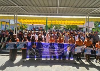 Penyaluran bantuan beasiswa yang berlangsung di SMPN 1 Kuala Batee, Kabupaten Aceh Barat Daya pada Sabtu (13/6/2026). FOTO/dok. Rumoh Aspirasi TRH