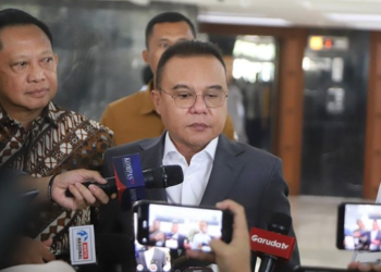 Wakil Ketua DPR Sufmi Dasco Ahmad (tengah). FOTO: Ist