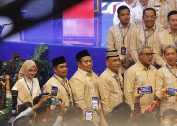 Wali Kota Sabang, Zulkifli H. Adam mengikuti pembukaan kegiatan Rapat Kerja Nasional (Rakernas) XVIII Asosiasi Pemerintah Kota Seluruh Indonesia (APEKSI) di Kota Medan, Rabu (1/7) malam.
