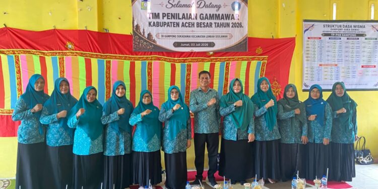Foto bersama pada penilaian Gammawar dan Gelari Pelangi Tahun 2026 di Gampong Suka Damai Kecamatan Lembah Seulawah Kabupaten Aceh Besar Jumat 372026 FOTO MC ACEH BESAR