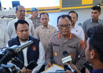 Kabid Humas Polda Aceh, Kombes Pol. Joko Krisdiyanto, S.I.K., saat diwawancarai oleh awak media di Banda Aceh