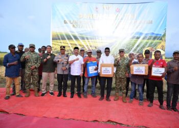 Kapolda Aceh Irjen Pol. Ruddi Setiawan, S.I.K., S.H., M.H., menghadiri kegiatan Panen Raya Nasional di Gampong Karieng, Kecamatan Mutiara Timur, Kabupaten Pidie, Jumat (17/7/2026).