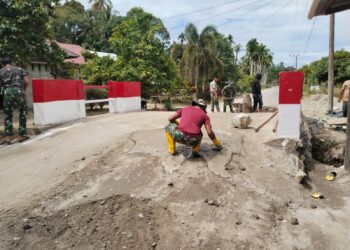 Jembatan Aramco di Kabupaten Aceh Selatan yang dikerjakan oleh TNI Angkatan Darat melalui Kodim 0107/Aceh Selatan