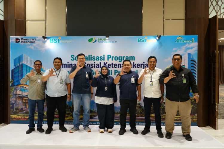 BSI dan BPJS Ketenagakerjaan Perkuat Kolaborasi Perluas Perlindungan Pekerja di Aceh Lewat BSI Agen yang dihelat di Ballroom Gedung Landmark BSI Aceh pada Sabtu 187 KETIKKABARcom BSI dan BPJS Ketenagakerjaan Perkuat Kolaborasi Perluas Perlindungan Pekerja di Aceh Lewat BSI Agen yang dihelat di Ballroom Gedung Landmark BSI Aceh pada Sabtu 187