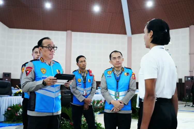 Wakapolri Komjen Pol Dedi Prasetyo memimpin langsung pemeriksaan penampilan rikpil bagi para calon taruna catar di Lantai 2 Gedung Serba Guna Akpol Semarang Jawa Tengah Jumat 2472026 KETIKKABARcom Wakapolri Komjen Pol Dedi Prasetyo memimpin langsung pemeriksaan penampilan rikpil bagi para calon taruna catar di Lantai 2 Gedung Serba Guna Akpol Semarang Jawa Tengah Jumat 2472026