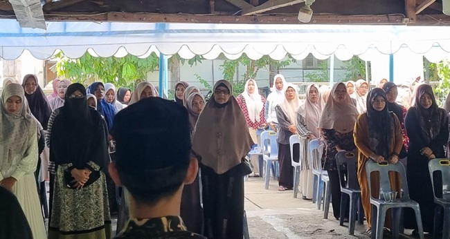 Anggota DPRK Banda Aceh dari Fraksi Partai Demokrat Tgk H Januar Hasan saat menjadi narasumber dalam sosialisasi Qanun P4GNPN bagi masyarakat Daerah Pemilihan Dapil V yang meliputi Kecamatan Kuta Raja dan Meuraxa di Banda Aceh Senin 27 Juli 2026 FOTOIstimewa KETIKKABARcom Anggota DPRK Banda Aceh dari Fraksi Partai Demokrat Tgk H Januar Hasan saat menjadi narasumber dalam sosialisasi Qanun P4GNPN bagi masyarakat Daerah Pemilihan Dapil V yang meliputi Kecamatan Kuta Raja dan Meuraxa di Banda Aceh Senin 27 Juli 2026 FOTOIstimewa