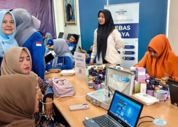 DPD Partai Demokrat Aceh menggelar kegiatan donor darah sebagai bagian dari Gerakan Nasional Langit Biru Indonesia Asri menjelang peringatan Hari Ulang Tahun (HUT) ke-25 Partai Demokrat di Banda Aceh, Jumat (31/7/2026). FOTO/Istimewa