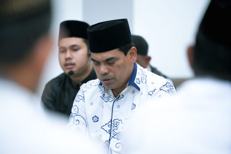 Rektor Universitas Islam Negeri UIN ArRaniry Banda Aceh Prof Dr Mujiburrahman MAg Zikir dan Doa Kebangsaan di Masjid Fathun Qarib Banda Aceh Ahad malam 1682026 KETIKKABARcom Rektor Universitas Islam Negeri UIN Ar Raniry Banda Aceh Prof Dr Mujiburrahman MAg Zikir dan Doa Kebangsaan di Masjid Fathun Qarib Banda Aceh Ahad malam 1682026