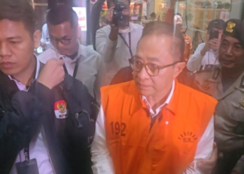 Komisi Pemberantasan Korupsi (KPK) resmi menahan mantan Kepala Kantor Wilayah (Kakanwil) Direktorat Jenderal Pajak (DJP) Jakarta Khusus, Muhammad Haniv, terkait kasus dugaan gratifikasi di lingkungan DJP.
