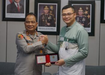 Kapolda Aceh Irjen Pol. Ruddi Setiawan, S.I.K., S.H., M.H., menerima kunjungan silaturahmi Regional CEO PT Bank Syariah Indonesia (BSI) Regional Office Aceh beserta jajaran di Ruang Kerja Kapolda Aceh, Mapolda Aceh, pada Jumat (31/7/2026).
