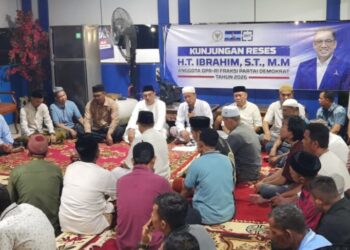 Anggota DPR RI dari Fraksi Partai Demokrat, H.T. Ibrahim, ST, MM, menggelar acara silaturahmi dan doa bersama dalam rangka menyambut Hari Ulang Tahun (HUT) ke-25 Partai Demokrat yang dipusatkan di Rumah Aspirasi HT Ibrahim, Gampong Lieue, Kecamatan Darussalam, Kabupaten Aceh Besar, pada Sabtu (1/8/2026) malam.