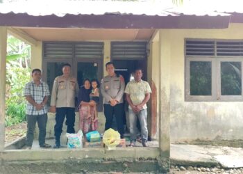 Kapolres Aceh Selatan, AKBP T. Ricki Fadlianshah, saat melaksanakan kunjungan kerja ke Desa Krueng Batu, Kecamatan Kluet Utara, Kabupaten Aceh Selatan, pada Senin (3/8/2026).