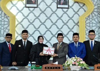 DPRK Banda Aceh secara resmi menerima dokumen Rancangan Kebijakan Umum Anggaran serta Prioritas dan Plafon Anggaran Sementara (R-KUA-PPAS) Anggaran Pendapatan dan Belanja Kota (APBK) Tahun Anggaran 2027 dari Pemerintah Kota Banda Aceh.