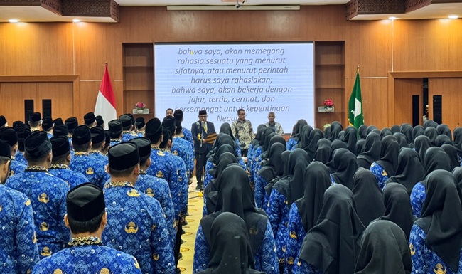 Sebanyak 228 CPNS resmi diangkat menjadi PNS di lingkungan Pemerintah Aceh dalam prosesi pengambilan sumpah dan penyerahan SK di Gedung Serbaguna Setda Aceh Banda Aceh Kamis 682026 FOTOHumas Aceh KETIKKABARcom Sebanyak 228 CPNS resmi diangkat menjadi PNS di lingkungan Pemerintah Aceh dalam prosesi pengambilan sumpah dan penyerahan SK di Gedung Serbaguna Setda Aceh Banda Aceh Kamis 682026 FOTOHumas Aceh