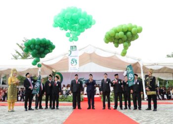 Pelepasan Balon usai Upacara peringatan HUT ke-53 Bank Aceh yang berlangsung di Lapangan Expo UMKM Bank Aceh, Banda Aceh, Kamis (6/8).