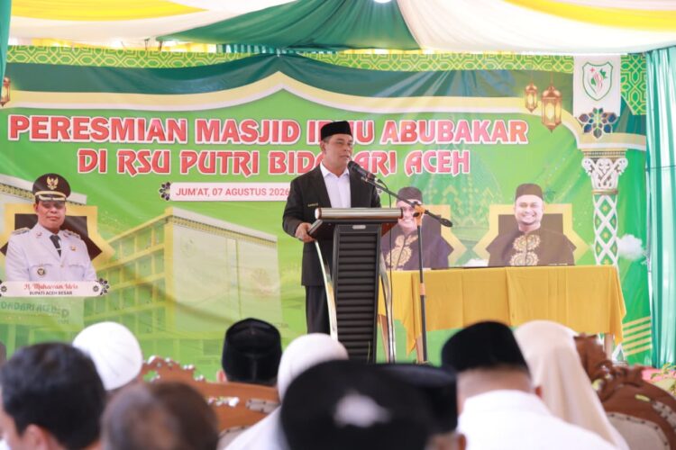 Bupati Aceh Besar H Muharram Idris memberikan sambutan pada peresmian Masjid Ibnu Abu Bakar yang berada di lingkungan RSU Putri Bidadari Aceh Kecamatan Darul Imarah Kabupaten Aceh Besar Jumat 782026 FOTO PROKOPIM ACEH BESAR KETIKKABARcom Bupati Aceh Besar H Muharram Idris memberikan sambutan pada peresmian Masjid Ibnu Abu Bakar yang berada di lingkungan RSU Putri Bidadari Aceh Kecamatan Darul Imarah Kabupaten Aceh Besar Jumat 782026 FOTO PROKOPIM ACEH BESAR