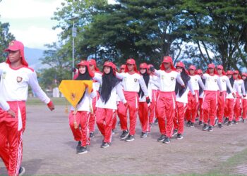 72 Anggota Paskibraka sedang berlatih untuk menyukseskan upacara peringatan Hari Ulang Tahun (HUT) ke-81 Kemerdekaan Republik Indonesia di Lapangan Bungong Jeumpa, Kota Jantho, Senin (10/8/2026) FOTO/MC ACEH BESAR
