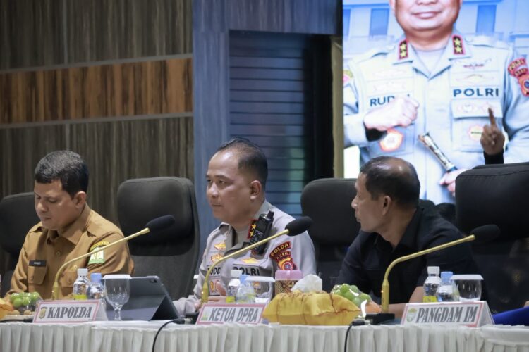 Kapolda Aceh Irjen Pol Ruddi Setiawan saat konferensi pers di Aula Presisi Polda Aceh Senin 1082026 FOTO Ist KETIKKABARcom Kapolda Aceh Irjen Pol Ruddi Setiawan saat konferensi pers di Aula Presisi Polda Aceh Senin 1082026 FOTO Ist