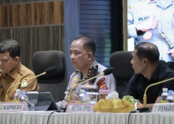 Kapolda Aceh, Irjen Pol. Ruddi Setiawan, saat konferensi pers di Aula Presisi Polda Aceh, Senin (10/8/2026). FOTO: Ist.