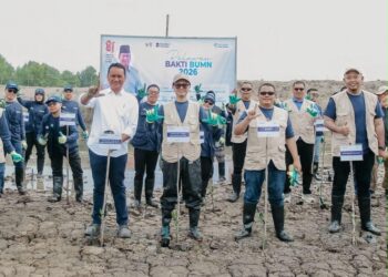 PT Bank Syariah Indonesia Tbk (BSI) bersinergi dengan Program Relawan Bakti BUMN 2026 sukses menggelar aksi penanaman 15.000 bibit mangrove di lahan kritis seluas 5 hektare di kawasan Sungai Kuruk III, Kabupaten Aceh Tamiang, yang berlangsung dari tanggal 16 hingga 19 Agustus 2026.
