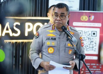 Ⓒ Hak cipta foto di atas dikembalikan sesungguhnya kepada pemilik foto.
