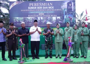 Pangdam IM, Mayjen TNI Joko Hadi Susilo, S.I.P., didampingi oleh Ketua Persit Kartika Chandra Kirana Daerah Iskandar Muda, Ny. Tri Joko Hadi Susilo