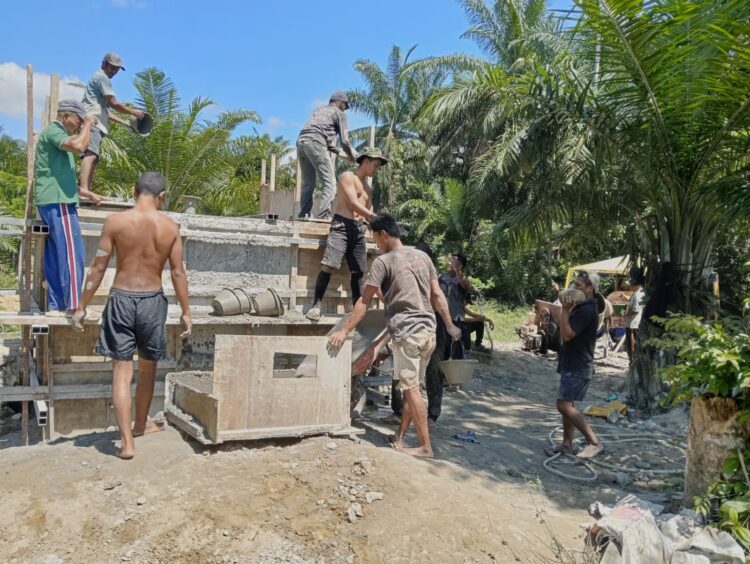 Jajaran Kodim 0109Aceh Singkil tengah mempercepat pengerjaan pembangunan Jembatan Gantung Perintis yang berlokasi di Desa Serasah Kecamatan Simpang Kanan Kabupaten Aceh Singkil Jumat 2882026 KETIKKABARcom Jajaran Kodim 0109Aceh Singkil tengah mempercepat pengerjaan pembangunan Jembatan Gantung Perintis yang berlokasi di Desa Serasah Kecamatan Simpang Kanan Kabupaten Aceh Singkil Jumat 2882026