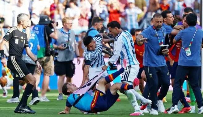 FIFA Jatuhkan Sanksi Berat dan Denda Jumbo Usai Keributan Final Piala Dunia 2026 KETIKKABARcom FIFA Jatuhkan Sanksi Berat dan Denda Jumbo Usai Keributan Final Piala Dunia 2026