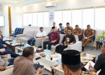 Dewan Perwakilan Rakyat Aceh (DPRA) saat menggelar rapat di Ruang Rapat Ketua DPRA, Banda Aceh, Senin (14/9/2026). (Doc. Humas).